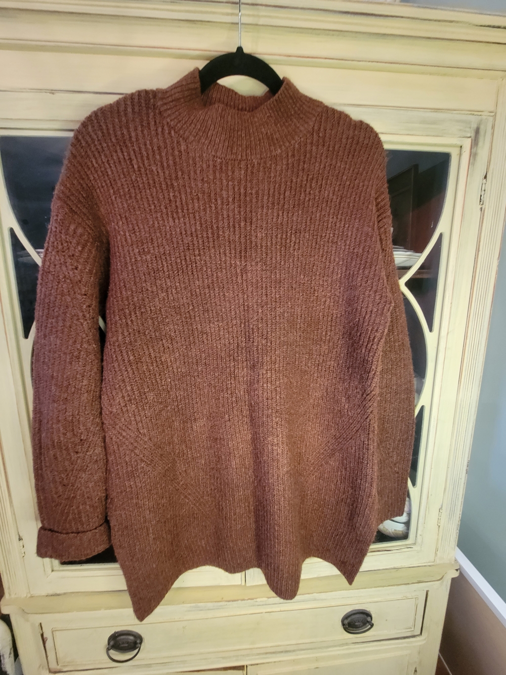 Old Navy Women's Ribbed Mock Neck Sweater in Rusty Brown